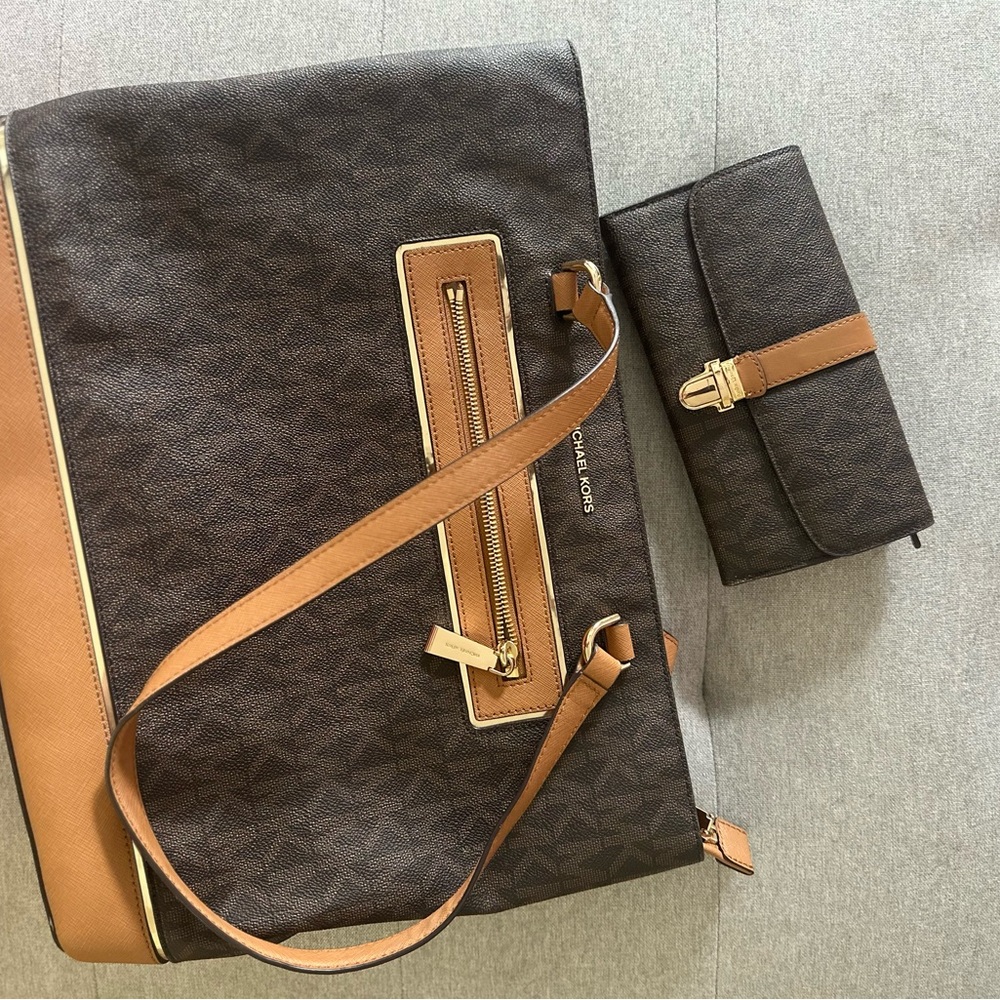 Michael Kors tote purse and wallet